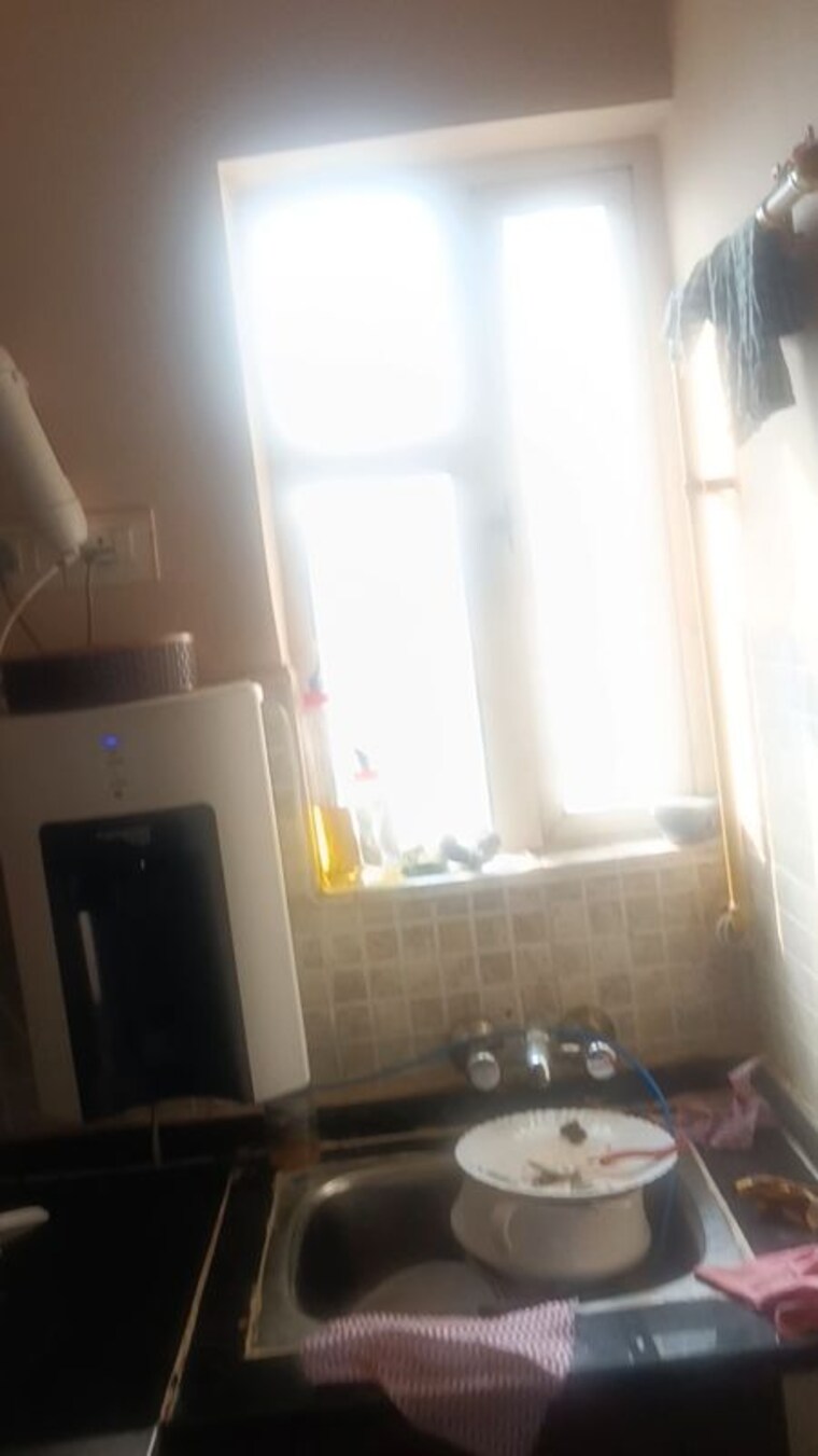 Kitchen, paras-tierea 1 Bedroom 495 Sq.Ft. Apartment In Sector 137 Noida 10549373