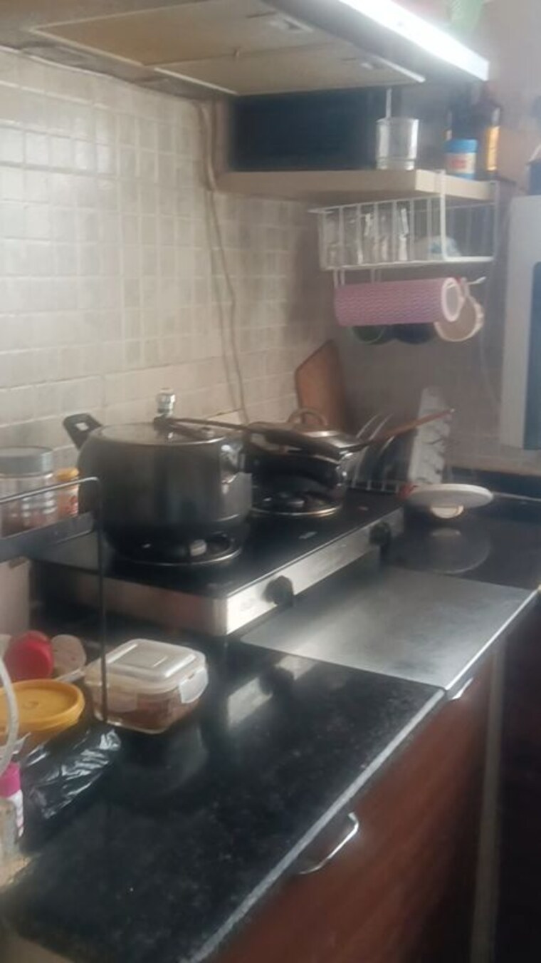 Kitchen, paras-tierea 1 Bedroom 495 Sq.Ft. Apartment In Sector 137 Noida 10549373