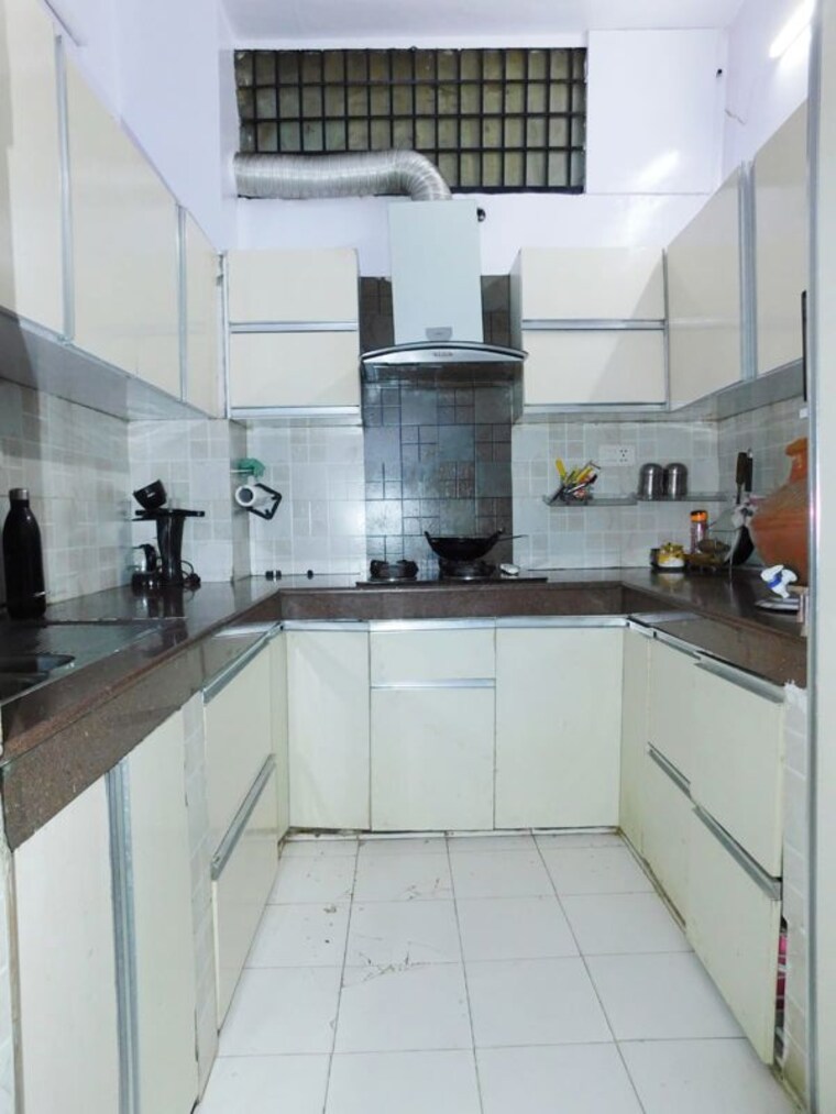 Kitchen, east of kailash 3 Bedroom 1800 Sq.Ft. Builder Floor In East Of Kailash Delhi 10570186