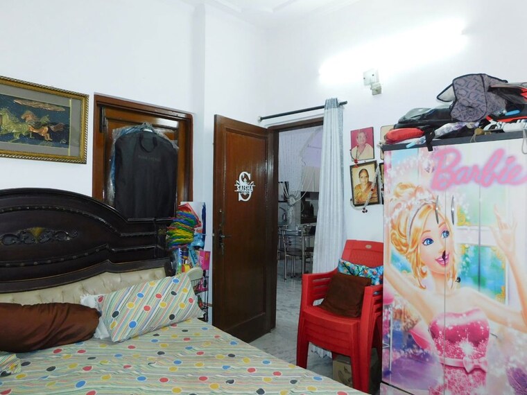 Bedroom, east of kailash 3 Bedroom 1800 Sq.Ft. Builder Floor In East Of Kailash Delhi 10570186