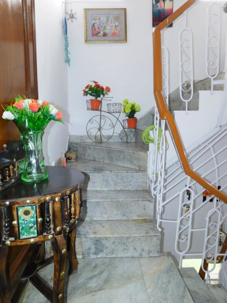 Balcony, east of kailash 3 Bedroom 1800 Sq.Ft. Builder Floor In East Of Kailash Delhi 10570186