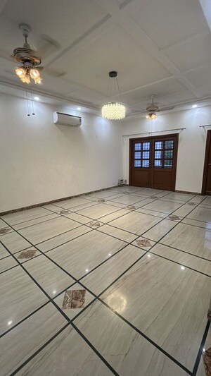 3 BHK Builder Floor For Rent in Green Wood City, Sector 45