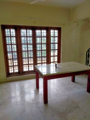 Room in 4 BHK Apartment at Neeladhri Mahal Apartment, Jayamahal – for Sale