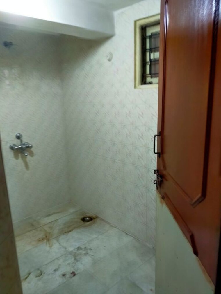Bathroom, neeladhri-mahal-apartment 4 Bedroom 2850 Sq.Ft. Apartment In Jayamahal Bangalore 10570190