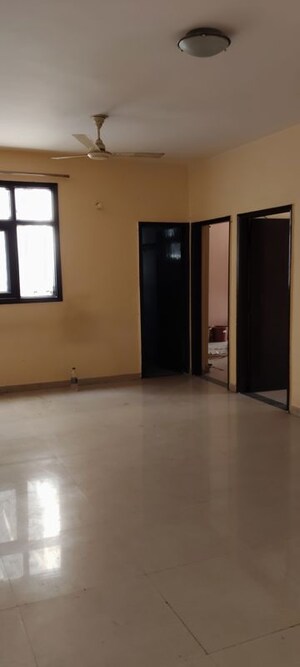Room in 2 BHK Apartment at BPTP Park Grandeura, Sector 82 – for Sale