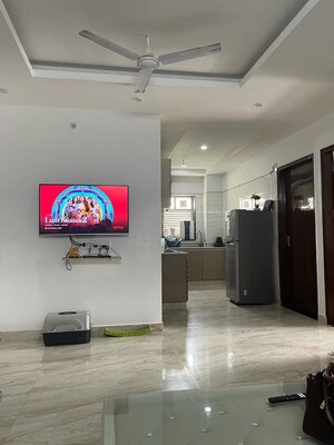 Parking in 6 BHK Villa at Panchsheel Park – for Sale