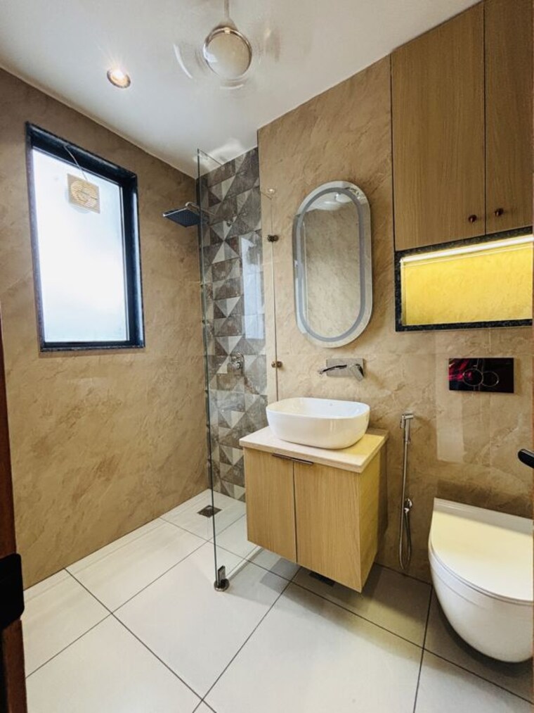 Bathroom, sector 45 3 Bedroom 204 Sq.Yd. Builder Floor In Sector 45 Gurgaon 10570302