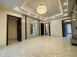 Room in 4 BHK Builder Floor at Sector 67a – for Sale