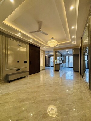 Room in 4 BHK Builder Floor at Sector 67a – for Sale