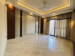 Room in 4 BHK Builder Floor at Sector 67a – for Sale