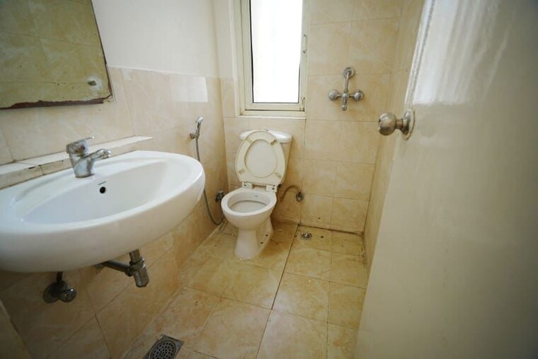 Bathroom, piedmont-taksila-heights 3 Bedroom 1838 Sq.Ft. Apartment In Sector 37c Gurgaon 10570317