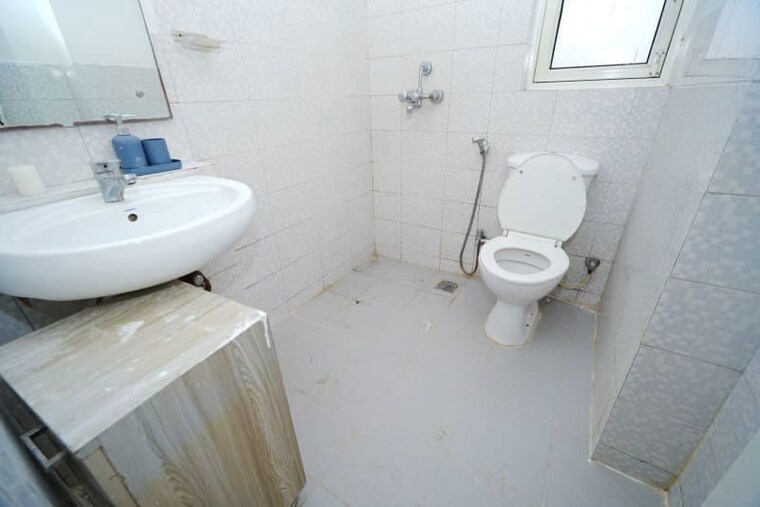 Bathroom, piedmont-taksila-heights 3 Bedroom 1838 Sq.Ft. Apartment In Sector 37c Gurgaon 10570317