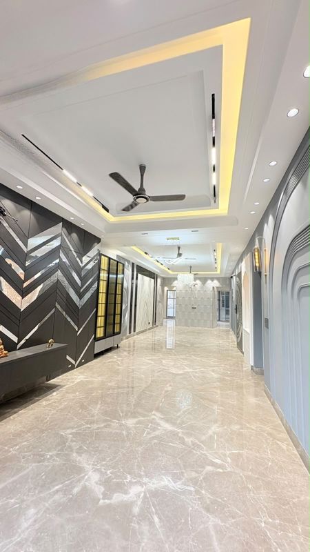 4 BHK + Servant Room 260 Sq.Yd. Builder Floor in Uppal Southend
