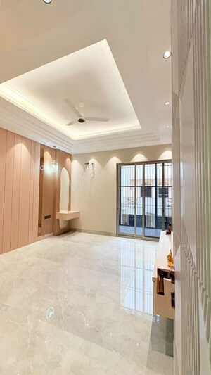 Room in 4 BHK Builder Floor at Uppal Southend, Sector 49 – for Sale