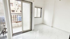 Room in 2.5 BHK Apartment at Anand Park, Wadgaon Sheri – for Rent