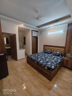 1 RK Builder Floor For Rent in Dlf City Phase 3