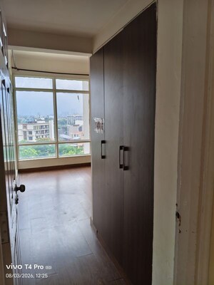 Room in 3 BHK Apartment at Jaypee Greens Pavilion Heights 1, Sector 128 – for Rent