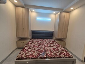 Bedroom in 1 RK Builder Floor at Dlf City Phase 3 – for Rent