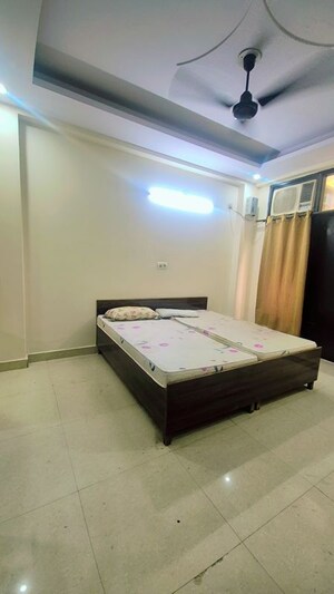 Bedroom in 1 RK Builder Floor at Dlf City Phase 3 – for Rent