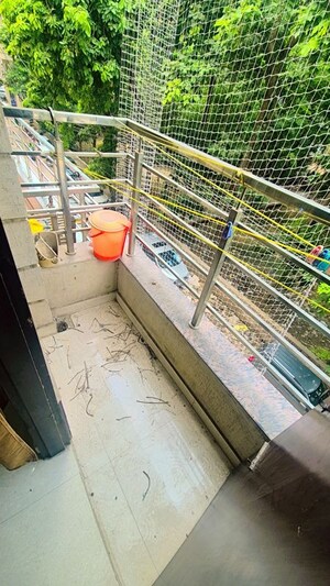 Balcony in 1 RK Builder Floor at Dlf City Phase 3 – for Rent