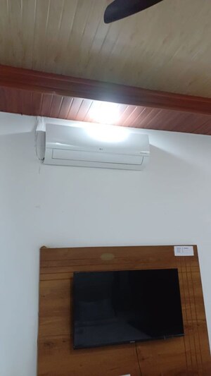 Furnished Amenities in Studio Apartment at Ahmamau – for Rent