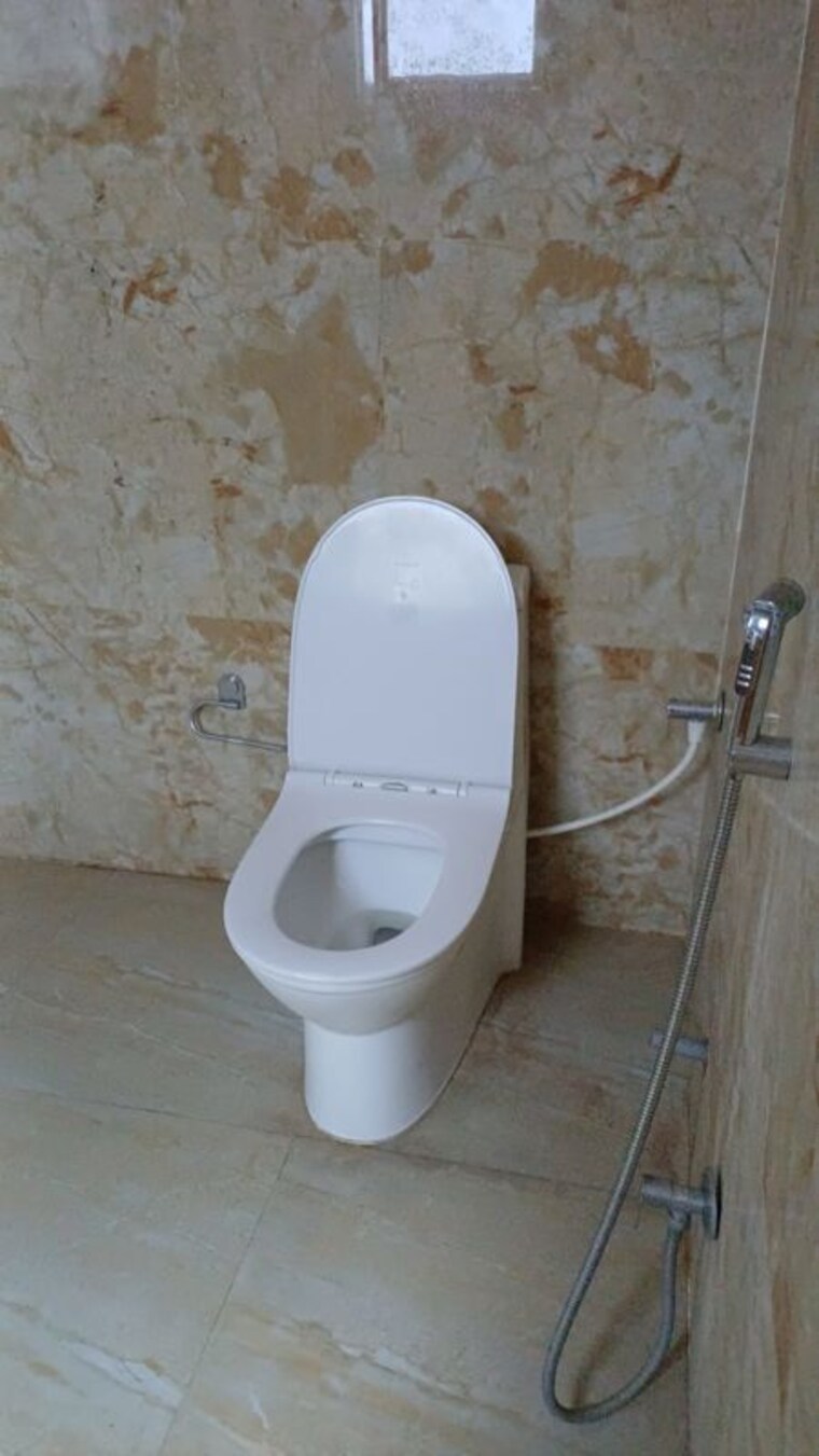 Bathroom, ahmamau Studio 290 Sq.Ft. Apartment In Ahmamau Lucknow 10570349