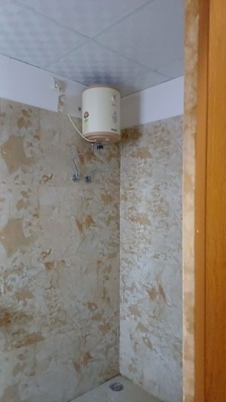 Bathroom, ahmamau Studio 290 Sq.Ft. Apartment In Ahmamau Lucknow 10570349