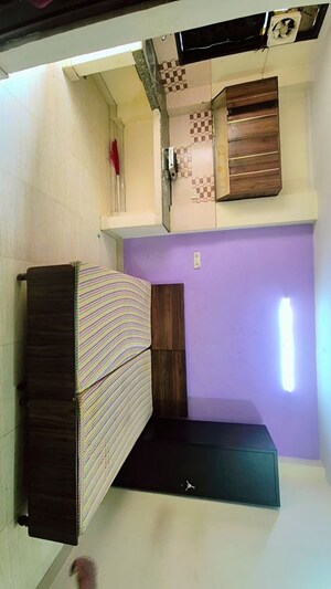 Bathroom in 1 RK Builder Floor at Dlf City Phase 3 – for Rent