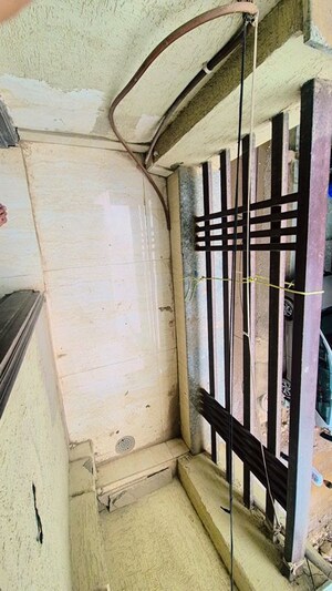Staircase in 1 RK Builder Floor at Dlf City Phase 3 – for Rent