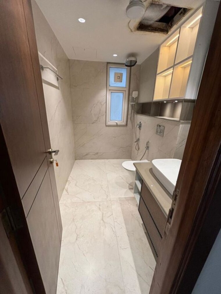 Bathroom, jaypee-imperial-court 4 Bedroom 3750 Sq.Ft. Apartment In Sector 128 Noida 10563335