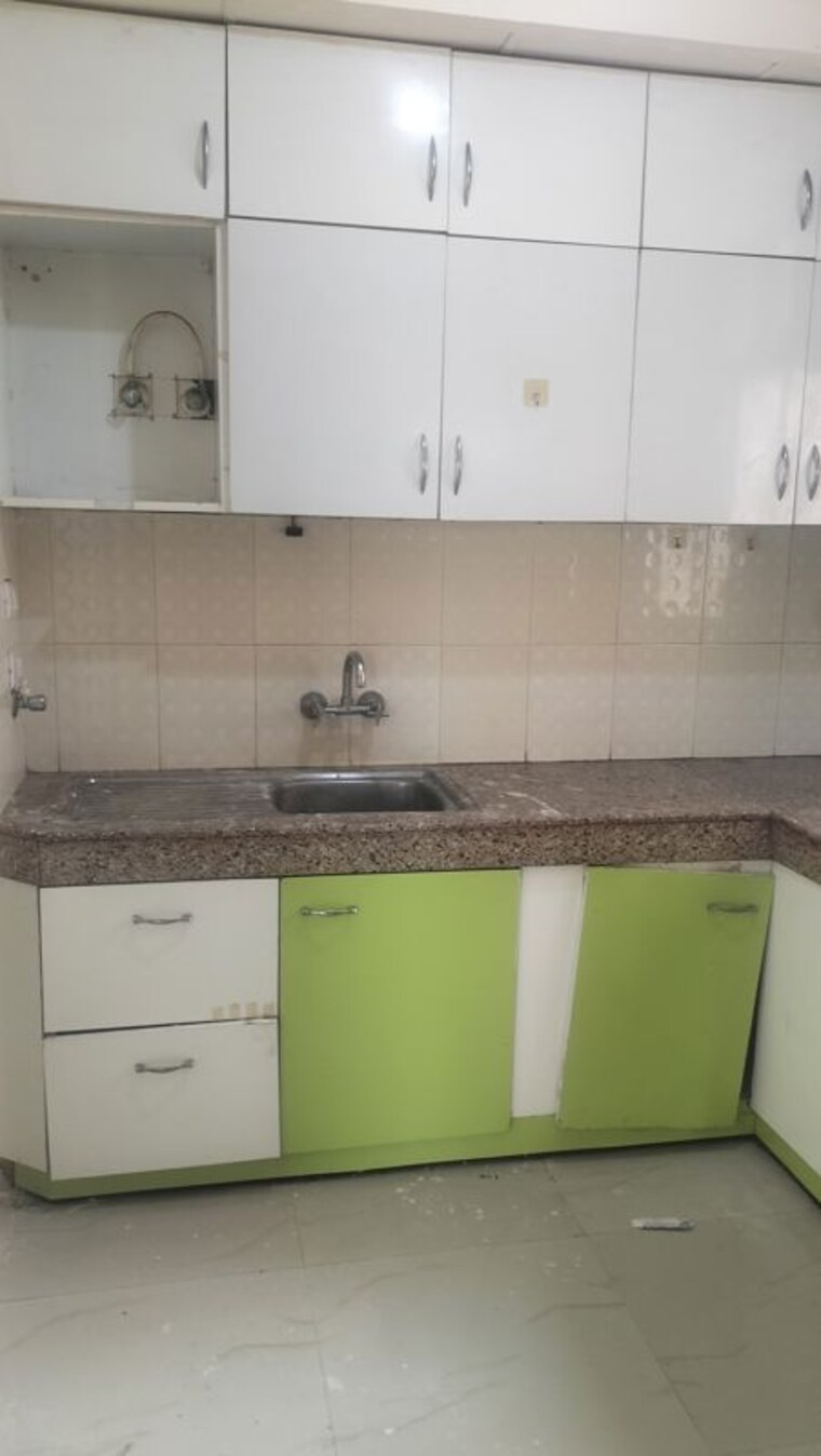 Kitchen, srs-royal-hills 3 Bedroom 1450 Sq.Ft. Apartment In Sector 87 Faridabad 10570379
