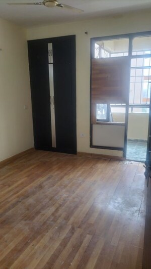 Room in 3 BHK Apartment at SRS Royal Hills, Sector 87 – for Rent