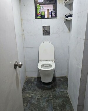 Bathroom in 1 BHK Apartment at Juhu Pearl, Juhu – for Sale