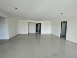 Room in 4 BHK Apartment at Paranjape Broadway, Wakad – for Rent