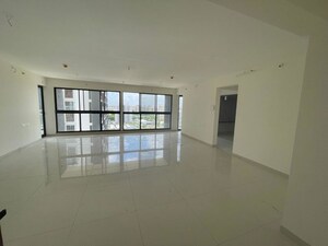 Room in 4 BHK Apartment at Paranjape Broadway, Wakad – for Rent