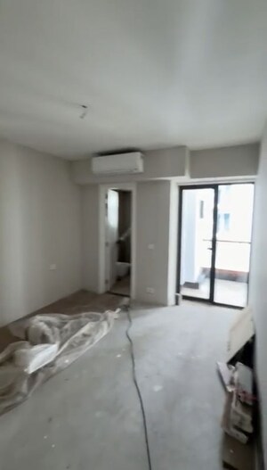 Room in 2.5 BHK Apartment at The Center Court, Sector 88a – for Rent