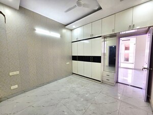 Room in 3 BHK Apartment at Pir Machalla – for Sale