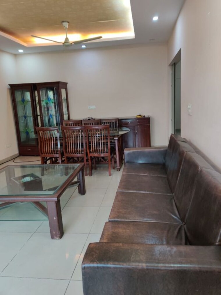 Living Room, naraina 3 Bedroom 200 Sq.Yd. Builder Floor In Naraina Delhi 10570391