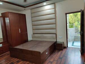 Room in 3 BHK Builder Floor at Naraina – for Rent