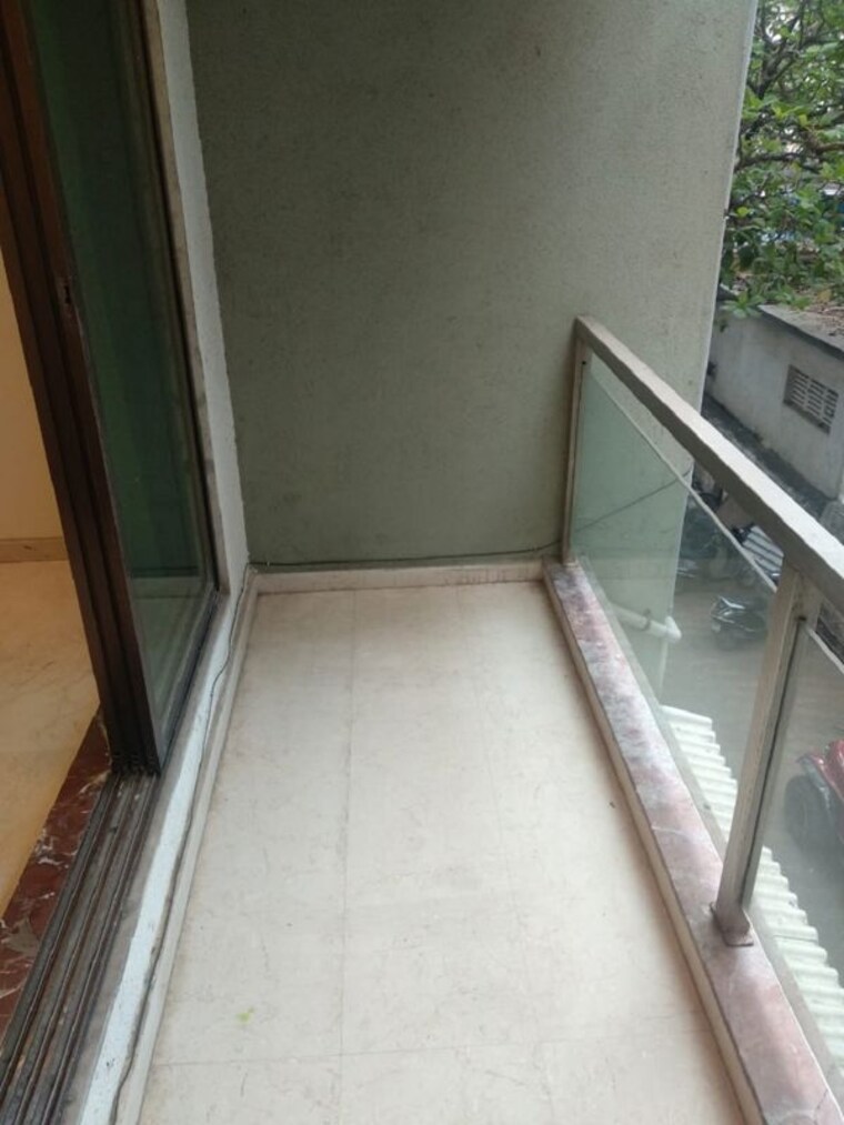 Balcony, bandra west 2 Bedroom 700 Sq.Ft. Apartment In Bandra West Mumbai 10570410