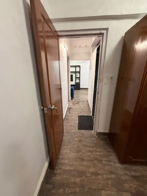  1 BHK Apartment at Bandra West – for Rent