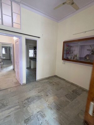2 BHK Builder Floor For Rent in Naraina