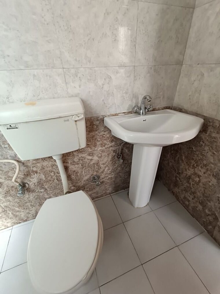 Bathroom, sector 125 3 Bedroom 1400 Sq.Ft. Apartment In Sector 125 Kharar 10570439