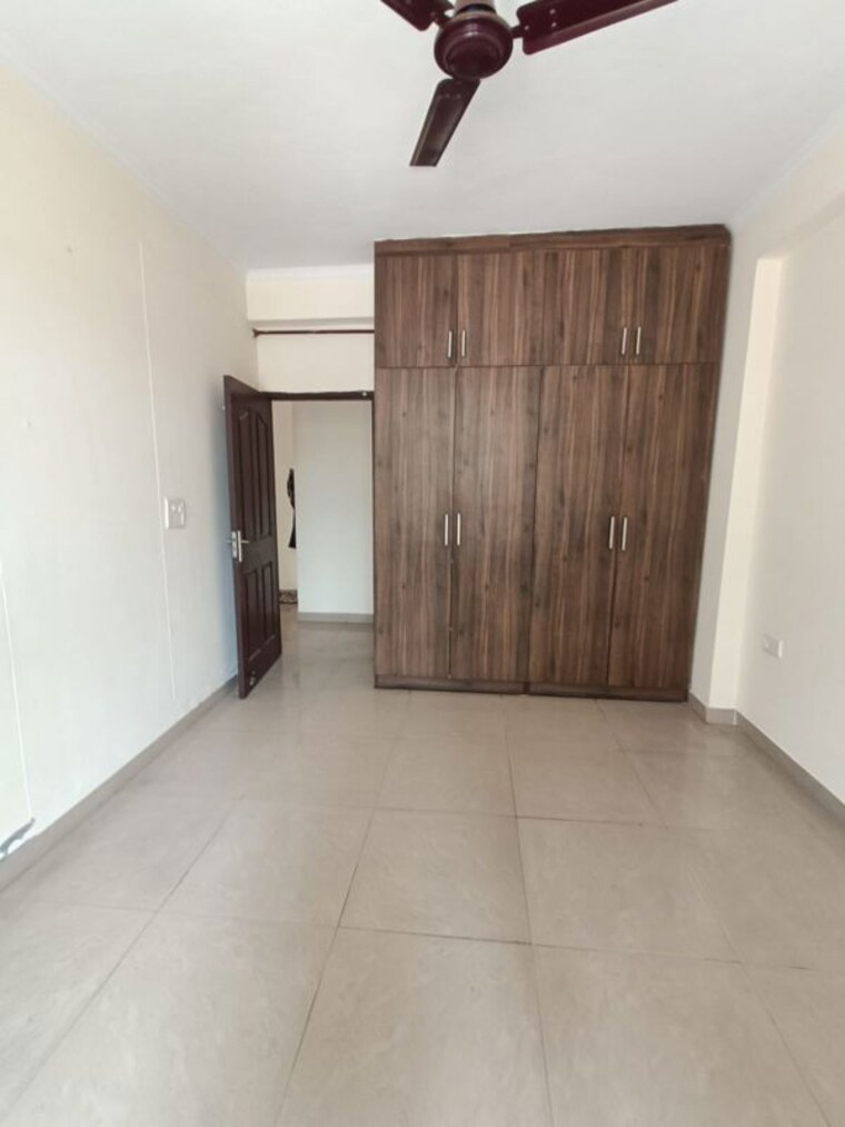 Room, sector 125 3 Bedroom 1400 Sq.Ft. Apartment In Sector 125 Kharar 10570439