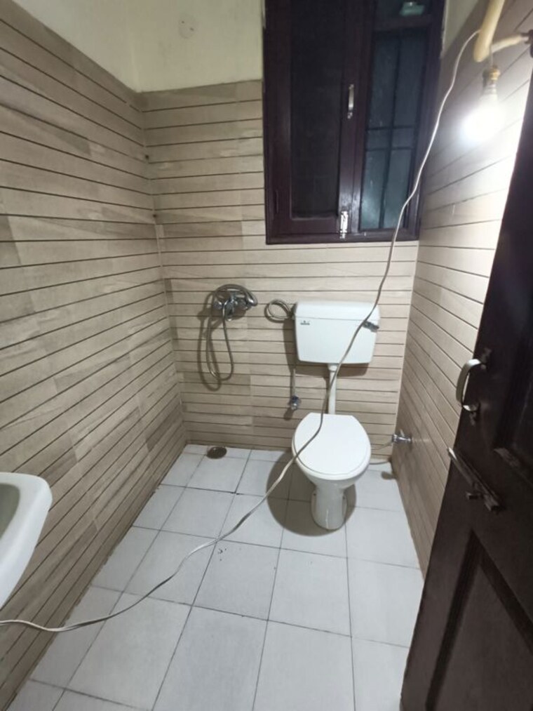 Bathroom, sector 125 3 Bedroom 1400 Sq.Ft. Apartment In Sector 125 Kharar 10570439