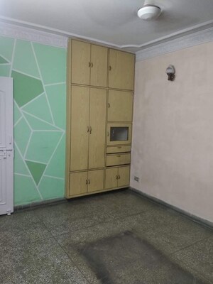 Room in 2 BHK Independent House at Old Washermanpet – for Sale