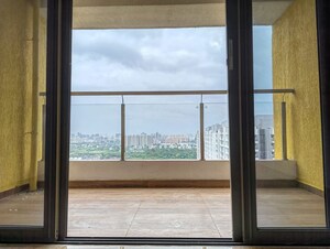 Room in 2 BHK Apartment at Kolte Patil Life Republic, Hinjewadi – for Rent