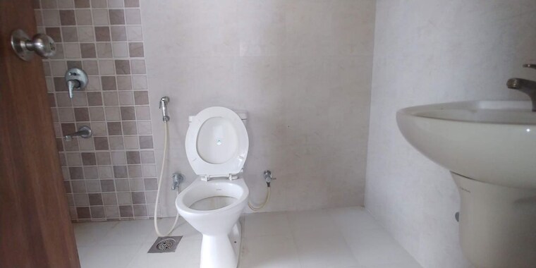 Bathroom, global-e-homes 2 Bedroom 800 Sq.Ft. Apartment In Hinjewadi Pune 10570360