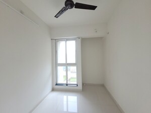Room in 1.5 BHK Apartment at Godrej Emerald, Ghodbunder Road – for Rent
