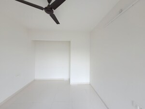 Room in 1.5 BHK Apartment at Godrej Emerald, Ghodbunder Road – for Rent